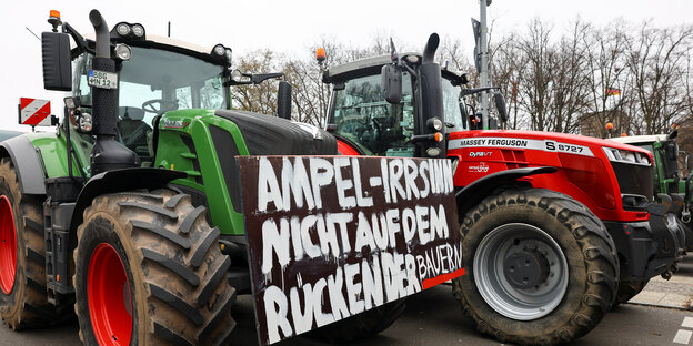Landwirte protestieren mit Traktoren in Berlin