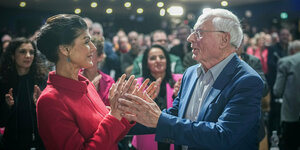 Sahra Wagenknecht und Oskar Lafontaine auf dem Parteitag