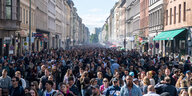 Menschenmengen in der Oranienstraße