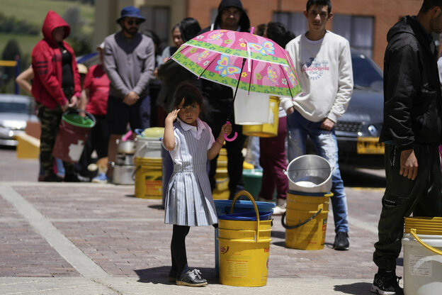 Als ob das Anstehen ohne die Dürre nicht langweilig genug wäre: Warten auf Wasser in La Calera