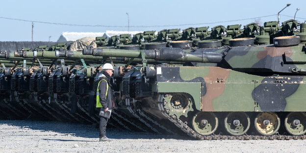 Panzer der US-Streitkräfte stehen auf dem Gelände des Truppenübungsplatzes Grafenwöhr (Foto aus dem Jahr 2022)