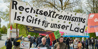 Protestierende gegen Rechtsextremismus in Niedersachsen