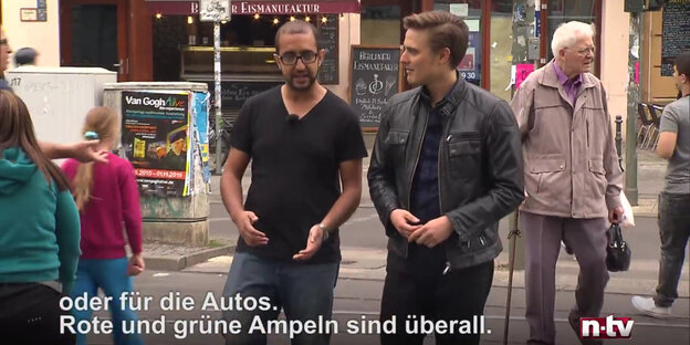 Constantin Schreiber und ein Talkgast in „Marhaba“ Constantin Schreiber und ein Talkgast in „Marhaba“
