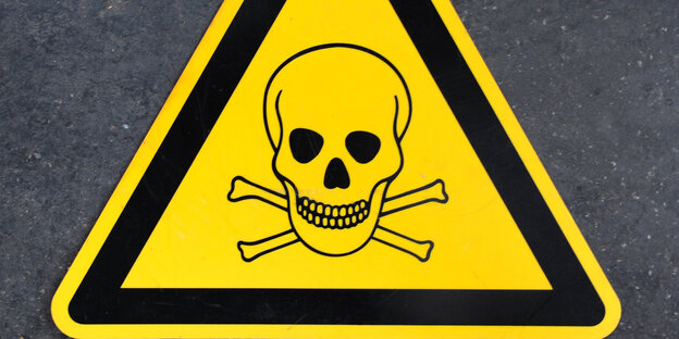 Schild, das vor Gift warnt Schild, das vor Gift warnt
