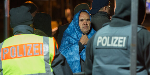 Afghanischer Flüchtling an der deutschen Grenze Afghanischer Flüchtling an der deutschen Grenze
