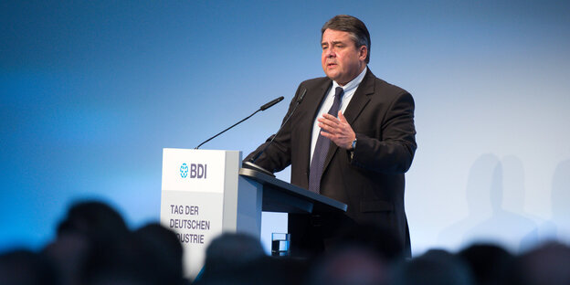 Sigmar Gabriel spricht beim Tag der Deutschen Industrie. Sigmar Gabriel spricht beim Tag der Deutschen Industrie.
