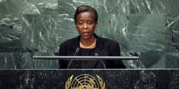 Ruandas Außenministerin Louise Mushikiwabo bei der UN in New York. Ruandas Außenministerin Louise Mushikiwabo bei der UN in New York.