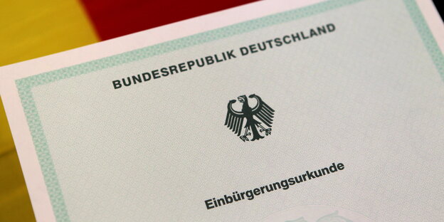 Einbürgerungsurkunde der Bundesrepublik Deutschland Einbürgerungsurkunde der Bundesrepublik Deutschland