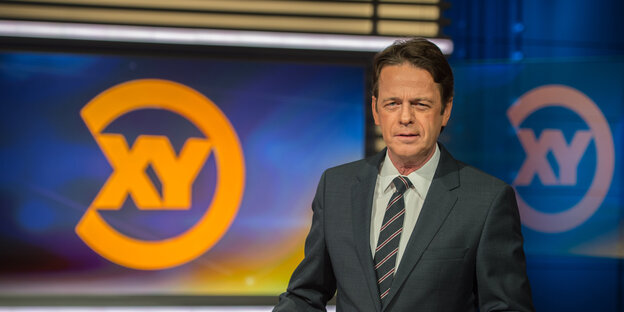 Moderator Rudi Cerne schaut grimmig Moderator Rudi Cerne schaut grimmig