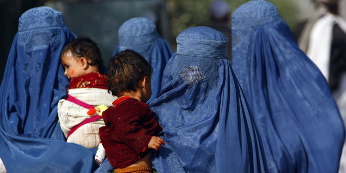 Aus einem afghanischen mädchen